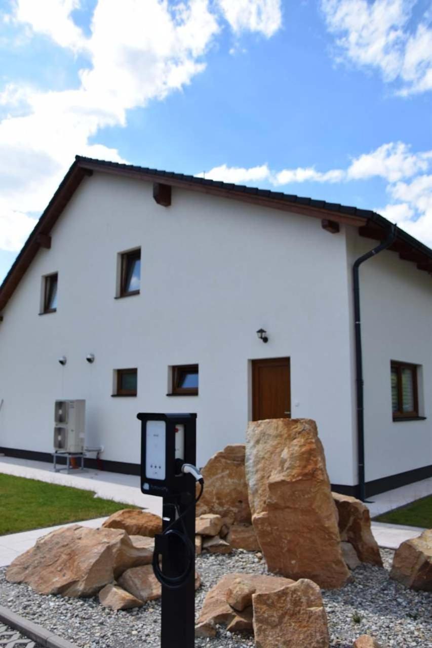 Holiday House Adam Prosecne Exterior foto